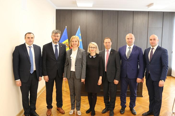 Halit Habip Oğlu met with Irina Vlah, Governor of Autonomous Territorial Unit of Gagauzia in Chisinau