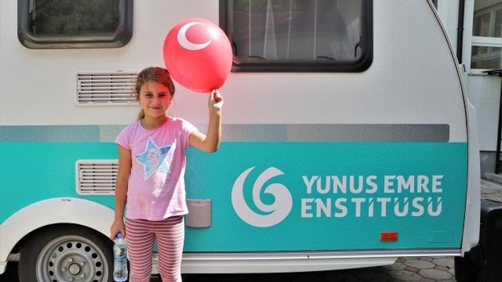 Kosovalı çocuklar "Oyun Karavanı Projesi"nde buluştu